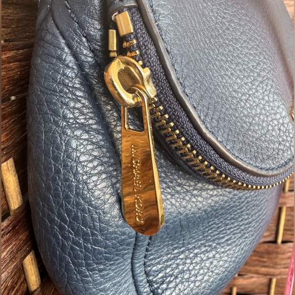 MICHAEL MICHAEL KORS Bedford Pebbled Leather Crossbody Bag - Picture 10 of 16